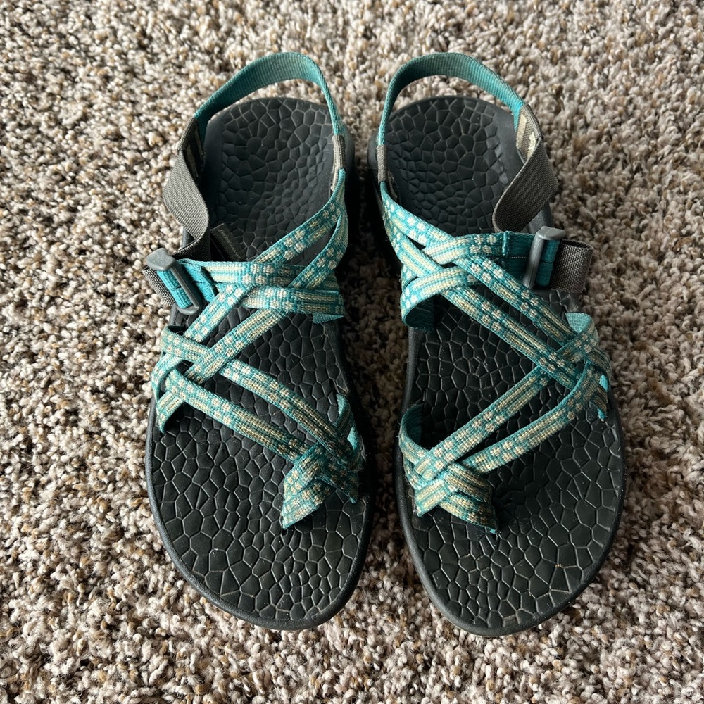 Womens chacos size 8